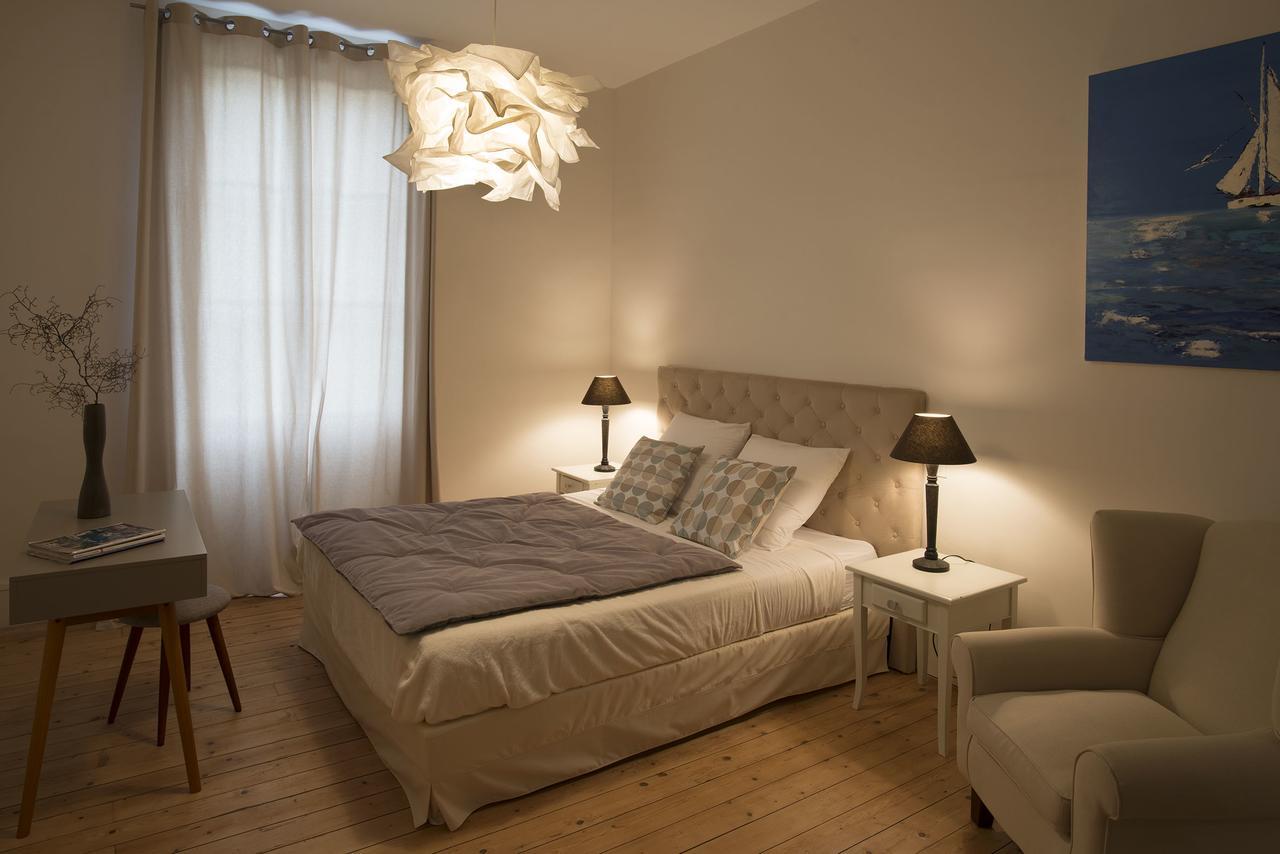 Le Cercle Chambres Climatisees Coligny Ngoại thất bức ảnh