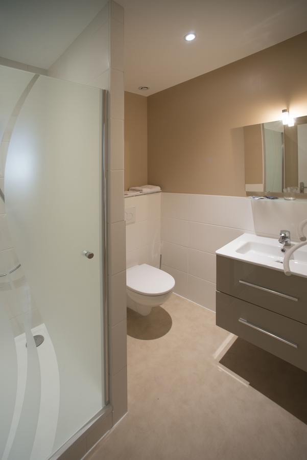 Le Cercle Chambres Climatisees Coligny Ngoại thất bức ảnh
